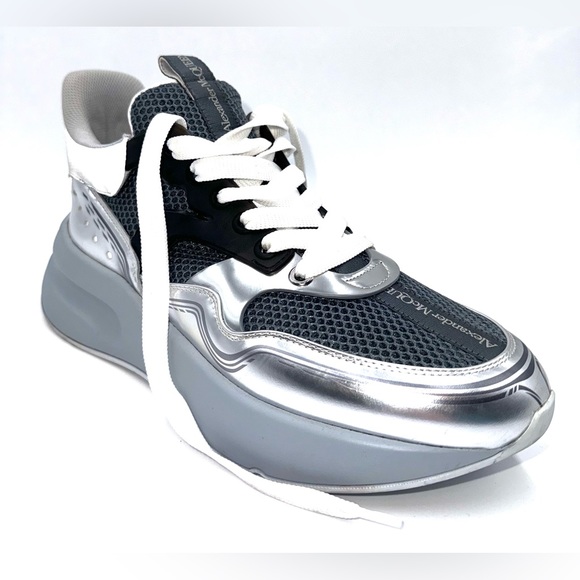 ALEXANDER MCQUEEN Oversized Metallic Runner Sneakers -Silver - Picture 3 of 6